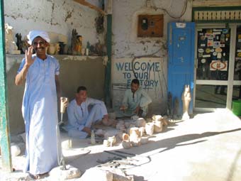 in Theben West