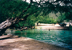 Naturschwimmbecken an der Grenze zu Haiti