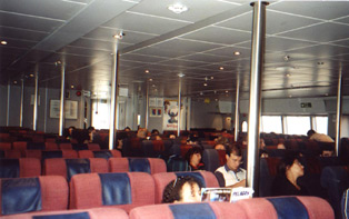 auf dem Catamaran nach Santorini