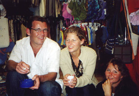 Stefan, Ines und ich nach einigen selbstgebrauten Rakis von Adonis